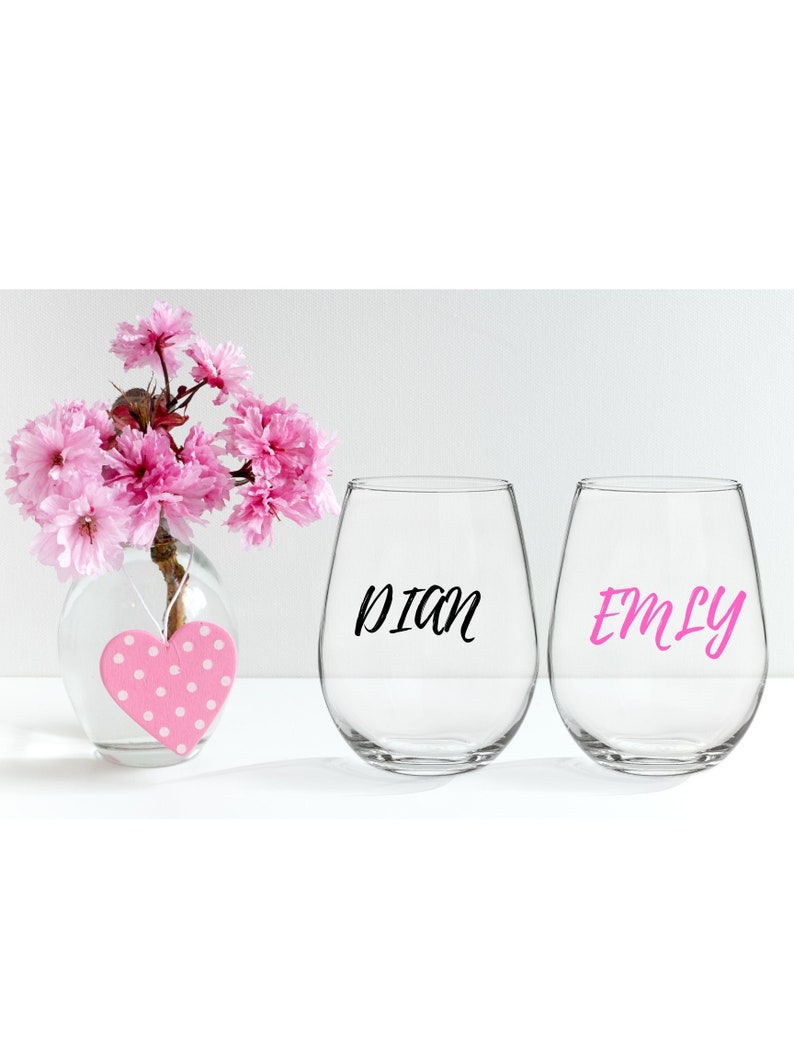 personalize wine glass set