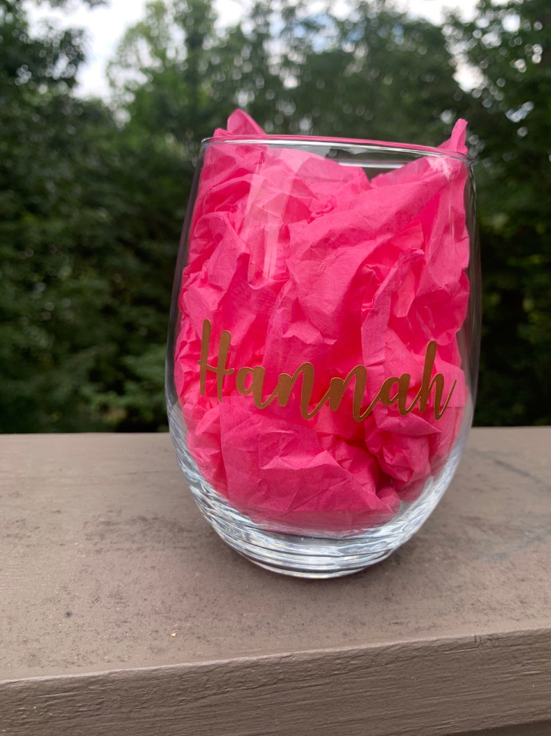 personalize wine glass set