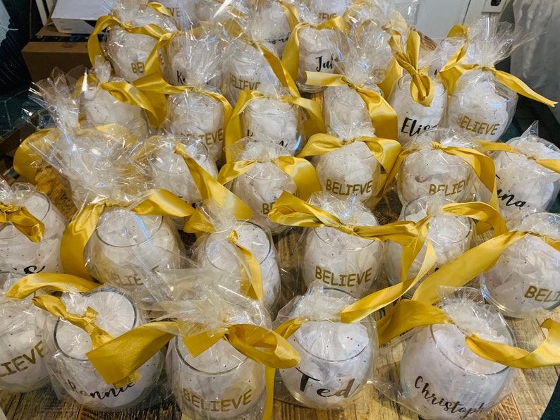 personalize wine glass set